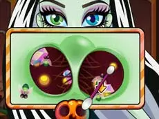 Monster High Nose Doctor